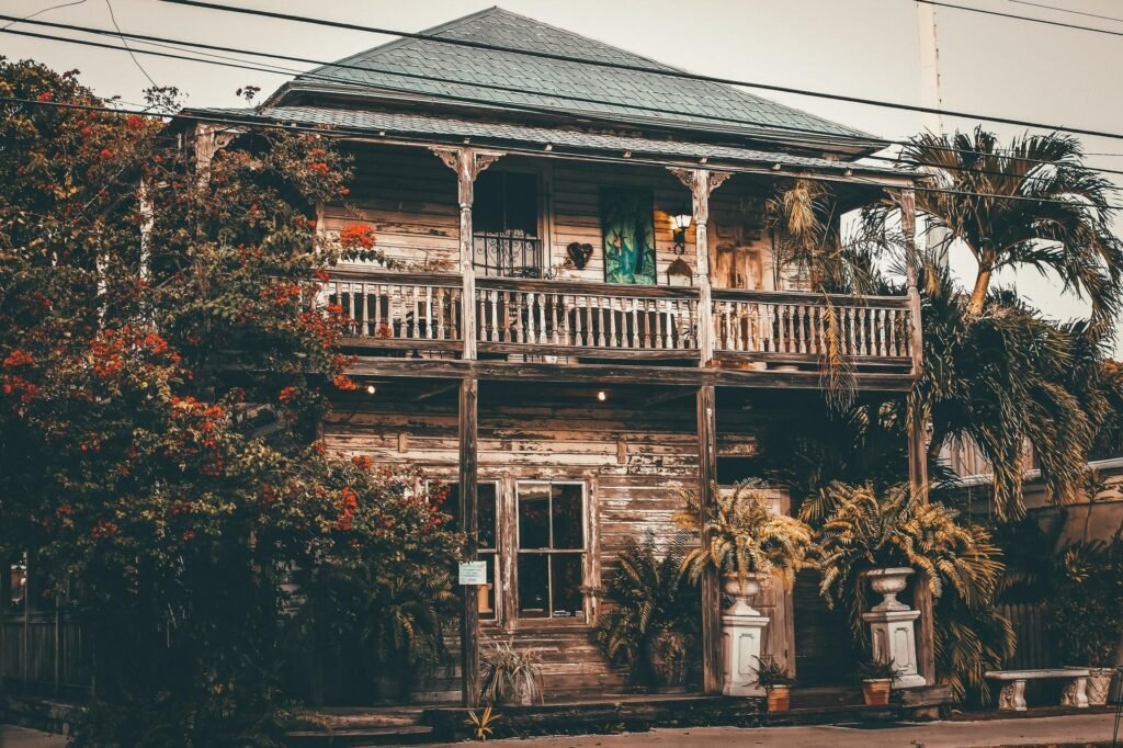 An older home; Photo via Pexels